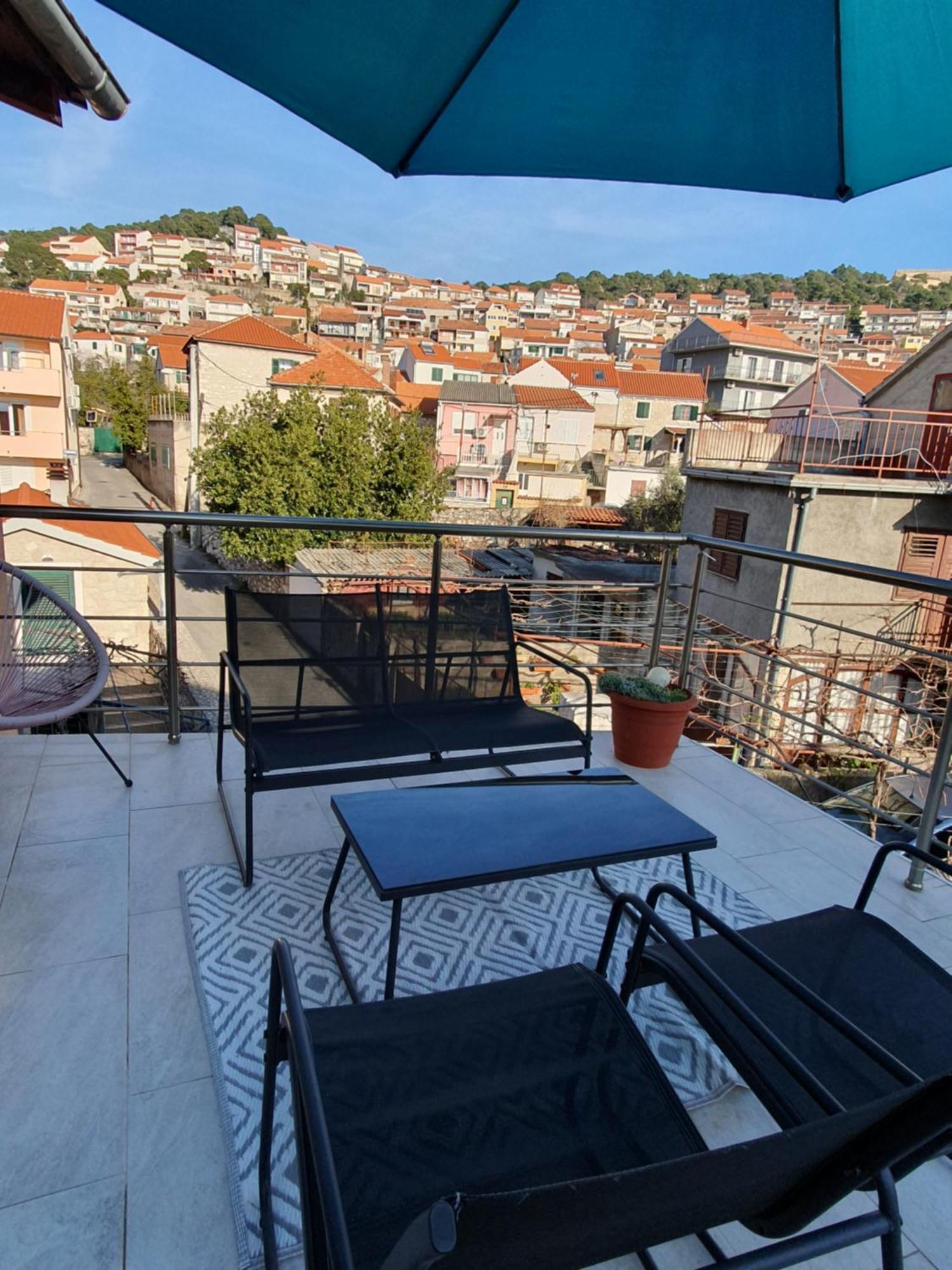 Apartment'S Dalmatia Sibenik Bagian luar foto