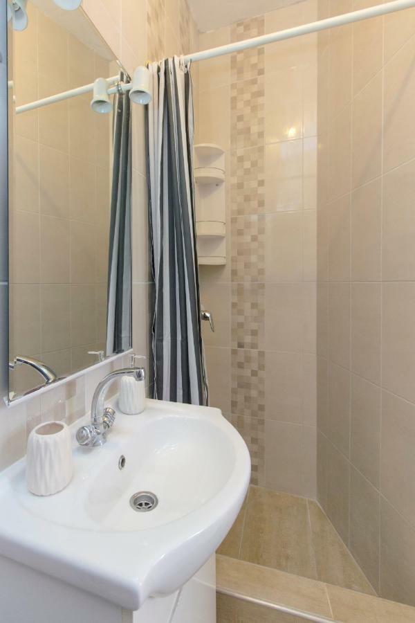 Apartment'S Dalmatia Sibenik Bagian luar foto