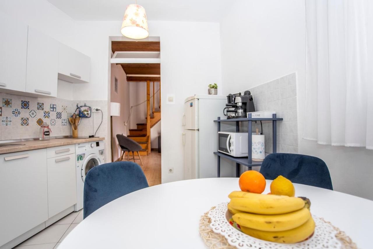 Apartment'S Dalmatia Sibenik Bagian luar foto