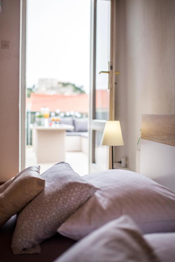 Apartment'S Dalmatia Sibenik Bagian luar foto
